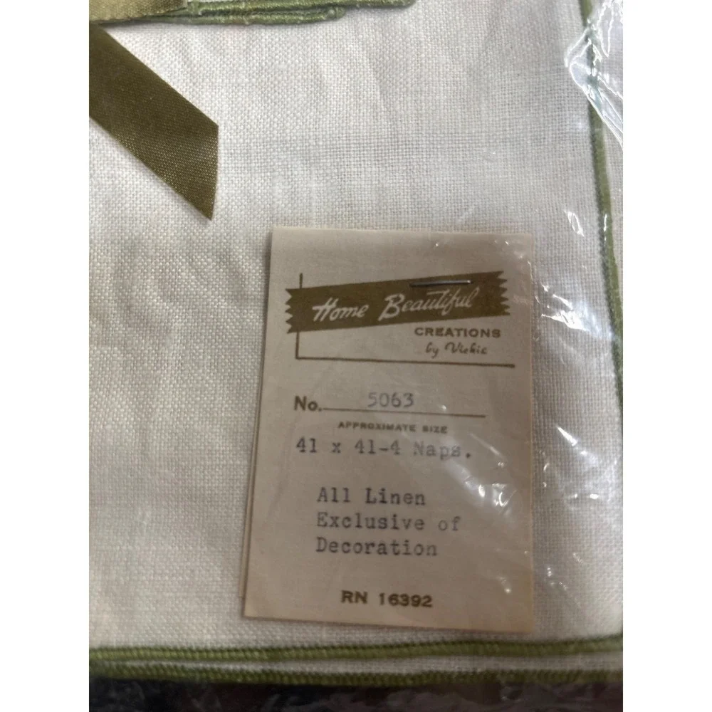 VTG Linen Napkins Embroidered Scroll Green Design Home Beautiful‎ Creation
